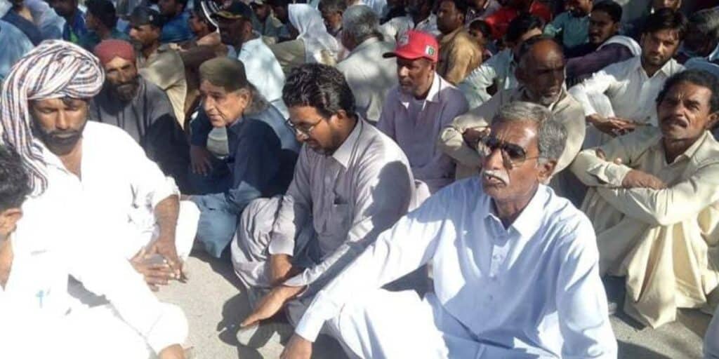 Gwadar: Fishermen protest outside DC office