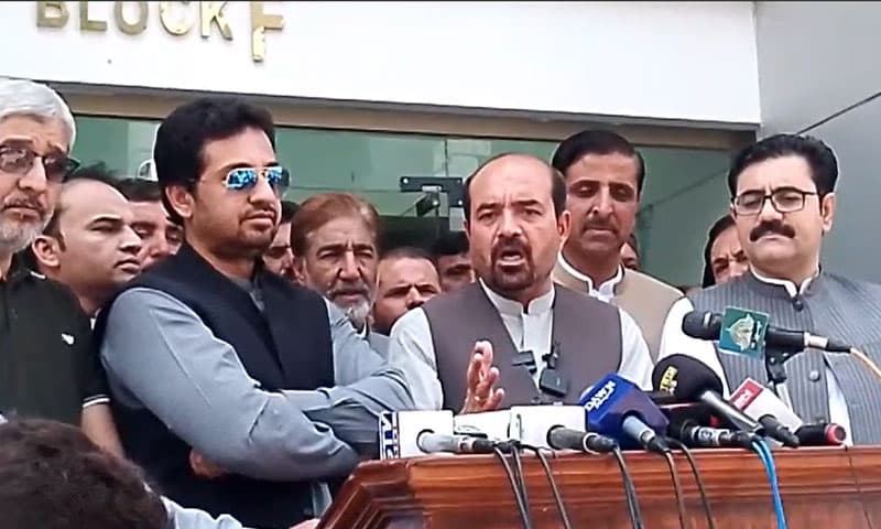 Teachers end boycott after CM Bugti’s assurance on education reforms