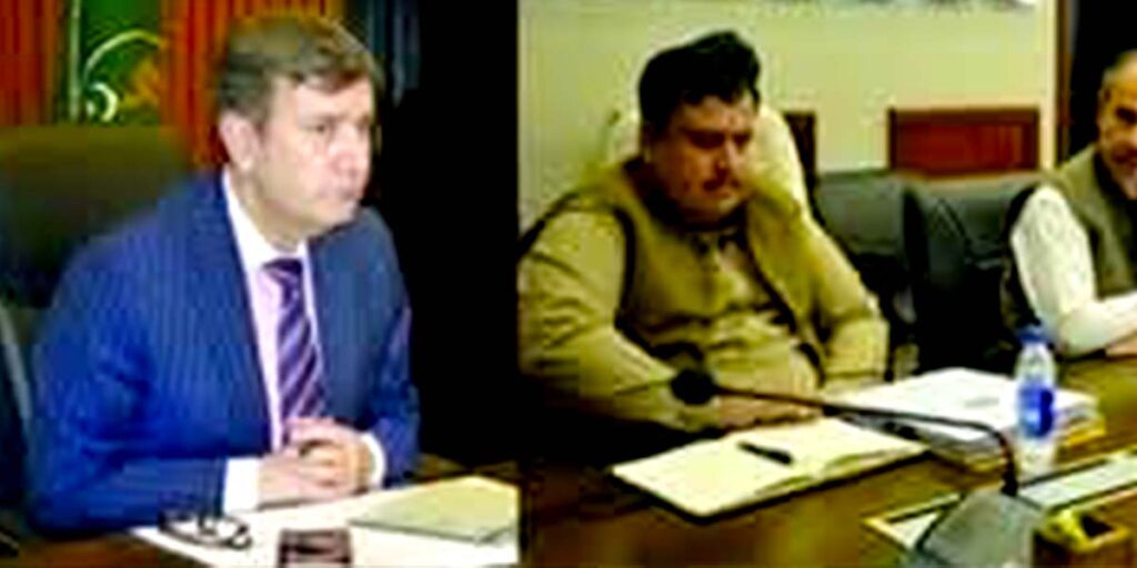 Top Balochistan officials meet to review governance, uplift Projects