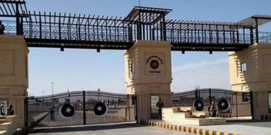 Another 160 Pakistanis return home via Taftan border