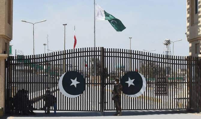 Pakistan shuts all border crossings for pedestrian traffic with Iran