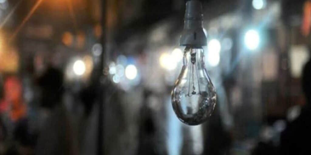 Brutal 10-hour power outage a day before Eid