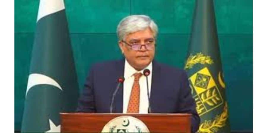 FO rejects allegations by Indian PM, reiterates Jammu and Kashmir’s disputed status ISLAMABAD: The Pakistan Foreign Office has rejected the allegations of the Indian Prime Minister Modi, saying that India trying to divert global attention from human rights violations. The Foreign Office spokesperson says that the allegations against Pakistan in the Pahalgam attack are baseless; Jammu and Kashmir is a globally recognized disputed territory. Spokesperson said that Indian claims are against UN resolutions and international law, claims of development in occupied Kashmir have been suppressed under military siege. He said that India is changing the population ratio of occupied Kashmir, Pakistan will continue to support the right of the Kashmiri people to self-determination, the international community should play a role in preventing India from atrocities. FO rejects allegations by Indian PM, reiterates Jammu and Kashmir’s disputed status