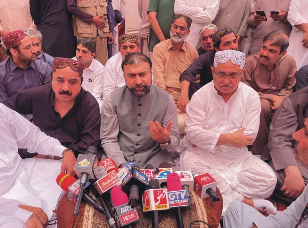 CM Bugti visits Jacobabad to offer condolences to PPP leader Aijaz Jakhrani