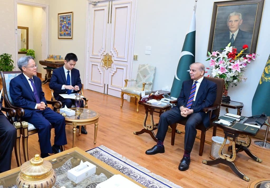 PM Shehbaz, Chinese envoy discuss CPEC flagship projects
