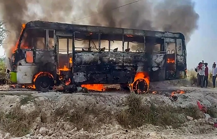 Quetta: Six Killed, several injured as bus catches fire on Western Bypass