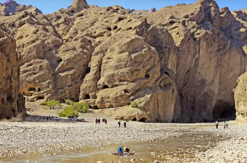 Earthquake tremors in Windar and surrounding