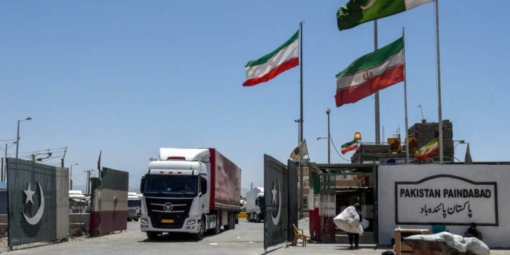Iran assures to reopen trade corridor at Chaghi Border soon