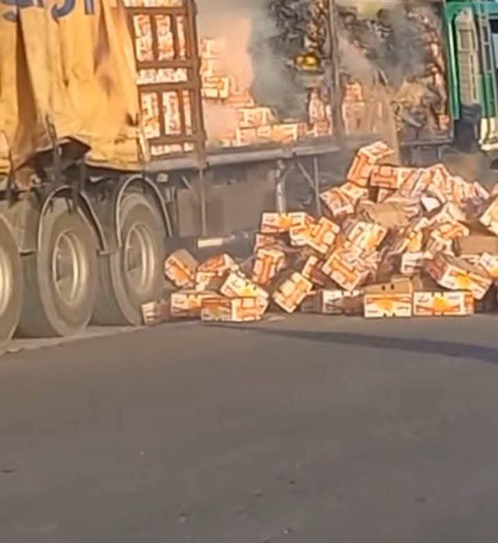 BLA-linked militants torch truck carrying essential supplies in Nokkundi, Balochistan