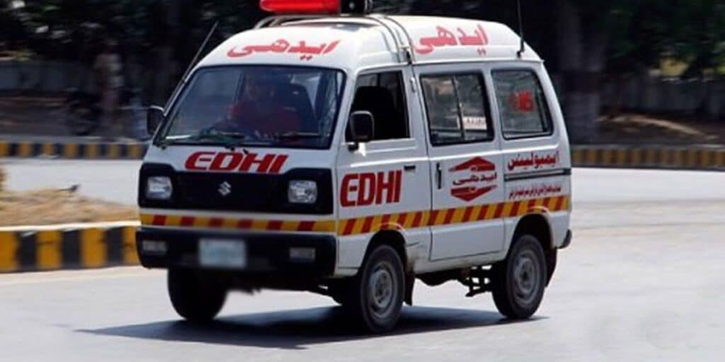 Car-rickshaw collision kills two, injures four near Hub Bhowana