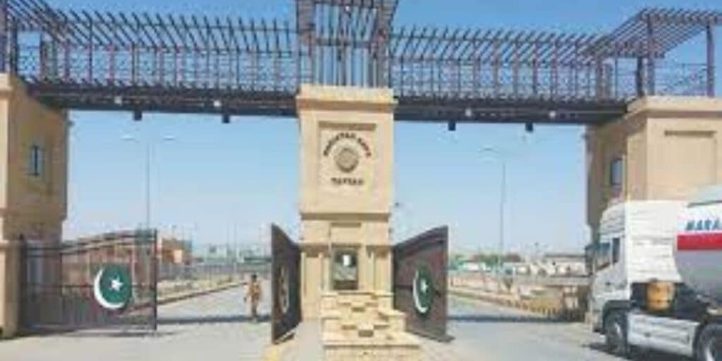 Taftan: FIA arrests 20 foreigners involved in human trafficking