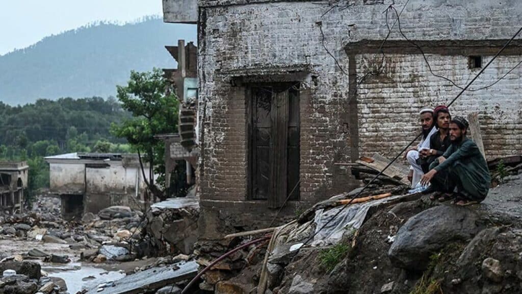 KP govt releases Rs1.3bn relief funds as flood death toll reaches 341