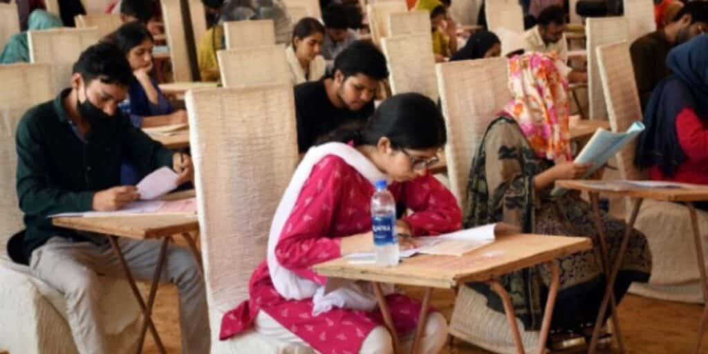 Balochistan and KP students demand extension of MDCAT registration