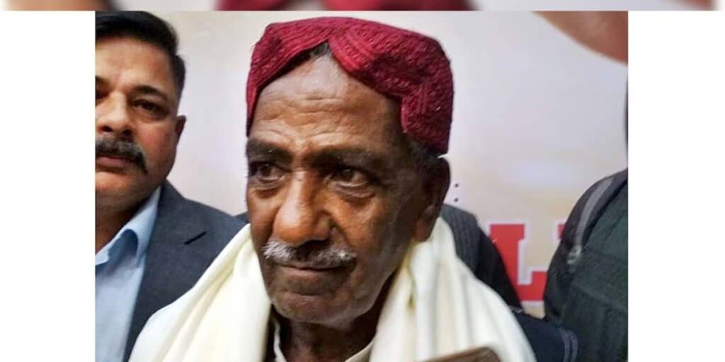 Mama Qadeer knows a lot about BYC, but he has been poisoned