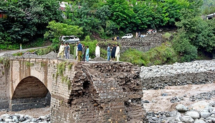 KP estimates Rs9.45 billion needed for Road, bridge restoration after floods