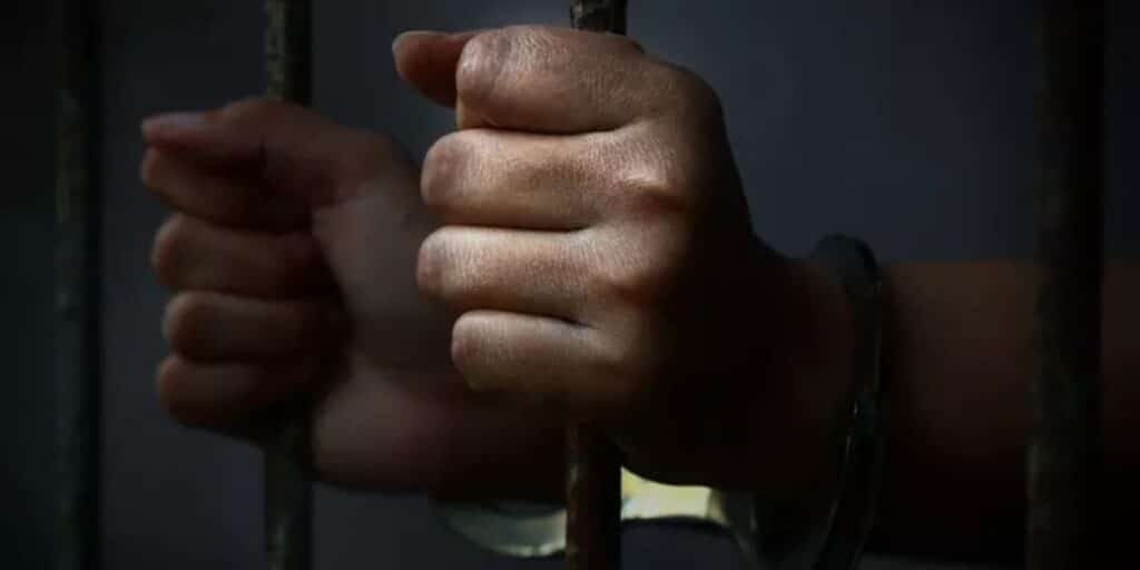 Crime Branch arrests murder suspect with weapons