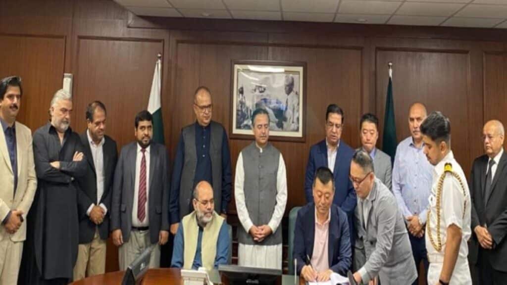 Gwadar Port Authority, Chinese firm agree to boost investment