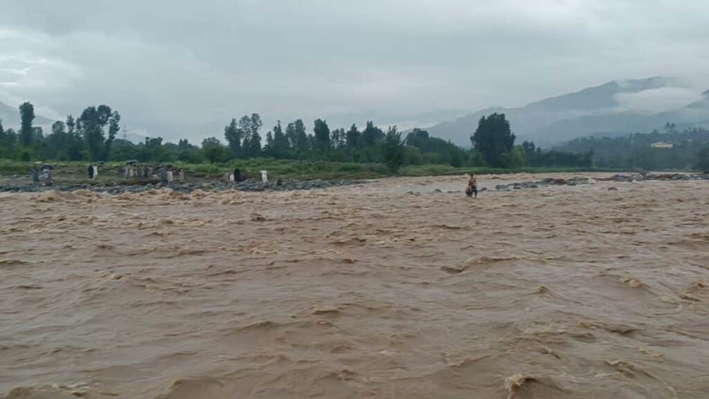 Cloudburst in Buner kills 75, injures 59