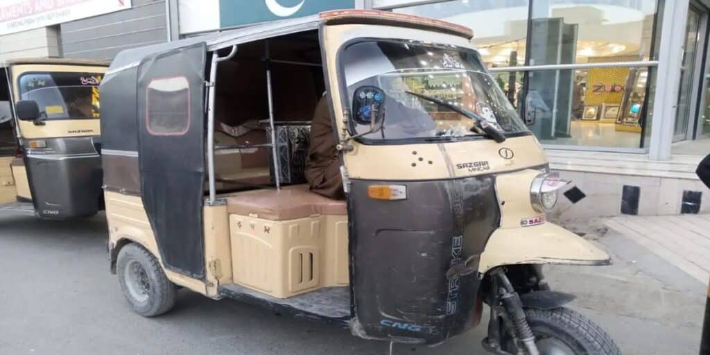 RTA cracks down on unregistered rickshaws in Quetta