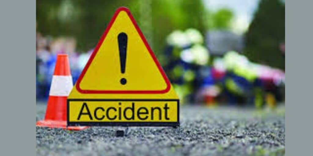 Eight injured in van-truck collision in Khuzdar