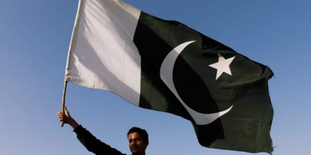 Security forces hold flag March in Kohlu ahead of Independence Day