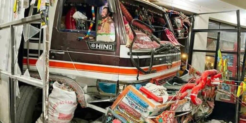 Speeding truck hits roadside shop in Quetta, driver injured