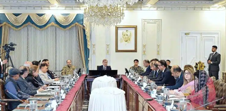 PM announces cabinet salary donation for flood victims in KP