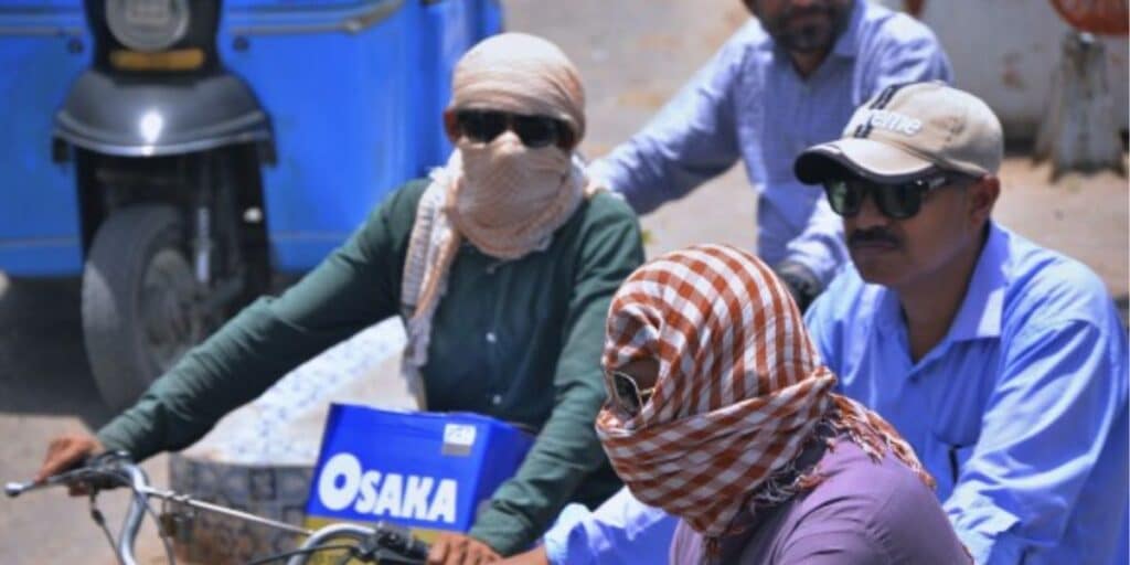 Police launch crackdown on face-covering motorcyclists in Quetta