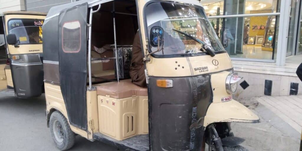 13 illegal rickshaws seized in Quetta during RTA-led crackdown