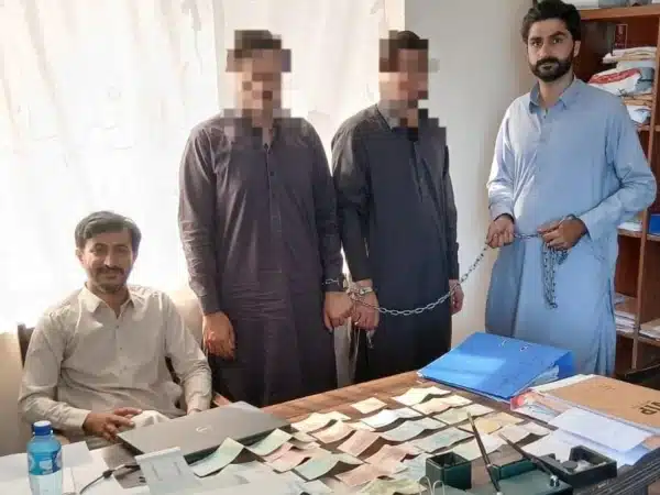 FIA Balochistan arrests three involved in Hundi, seizes foreign currency