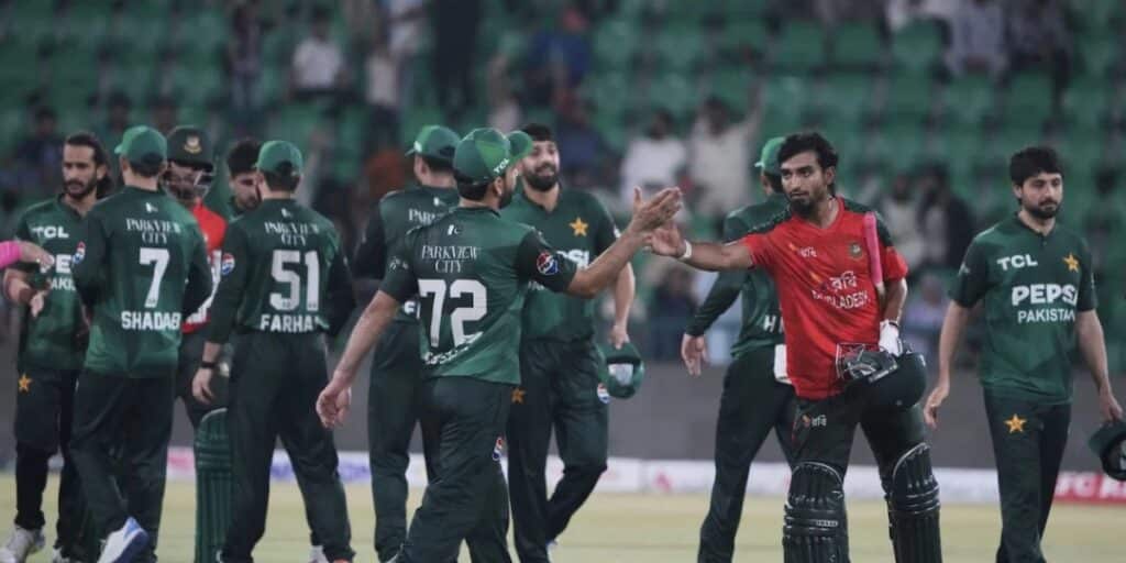 Pakistan Defeat Bangladesh by 11 runs to reach Final