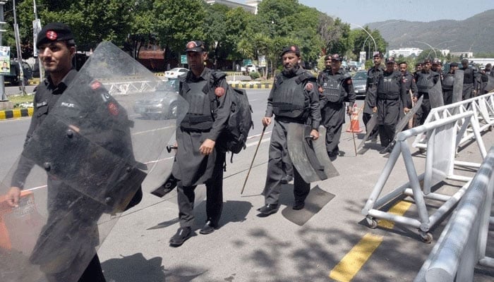 Federal govt decides to relocate FC headquarters to Islamabad