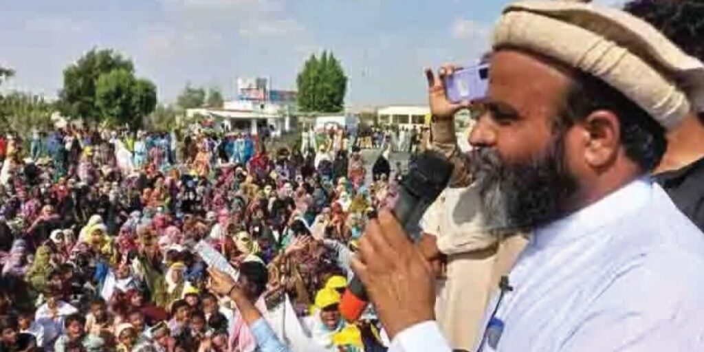 Maulana Hidayat demands reopening of border