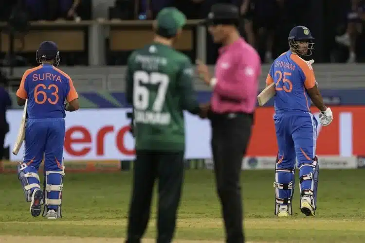 Tensions rise after on-field dispute between Pakistan and India at Asia Cup