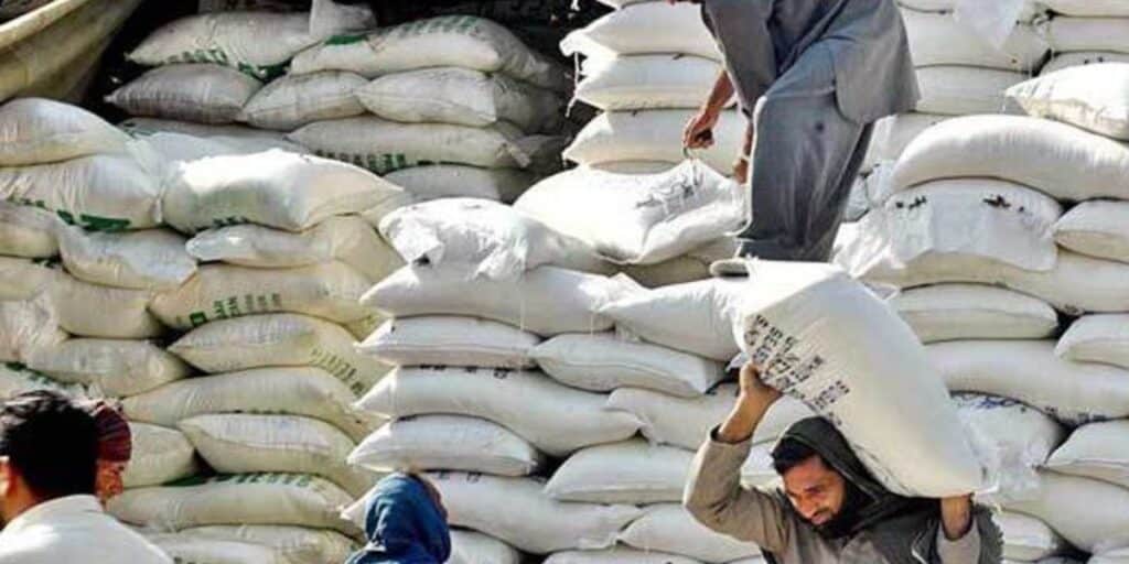 AC Chaman visits flour warehouses, stresses government rates