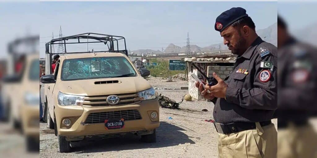 Armed Persons Snatched Gold Bags from Passengers