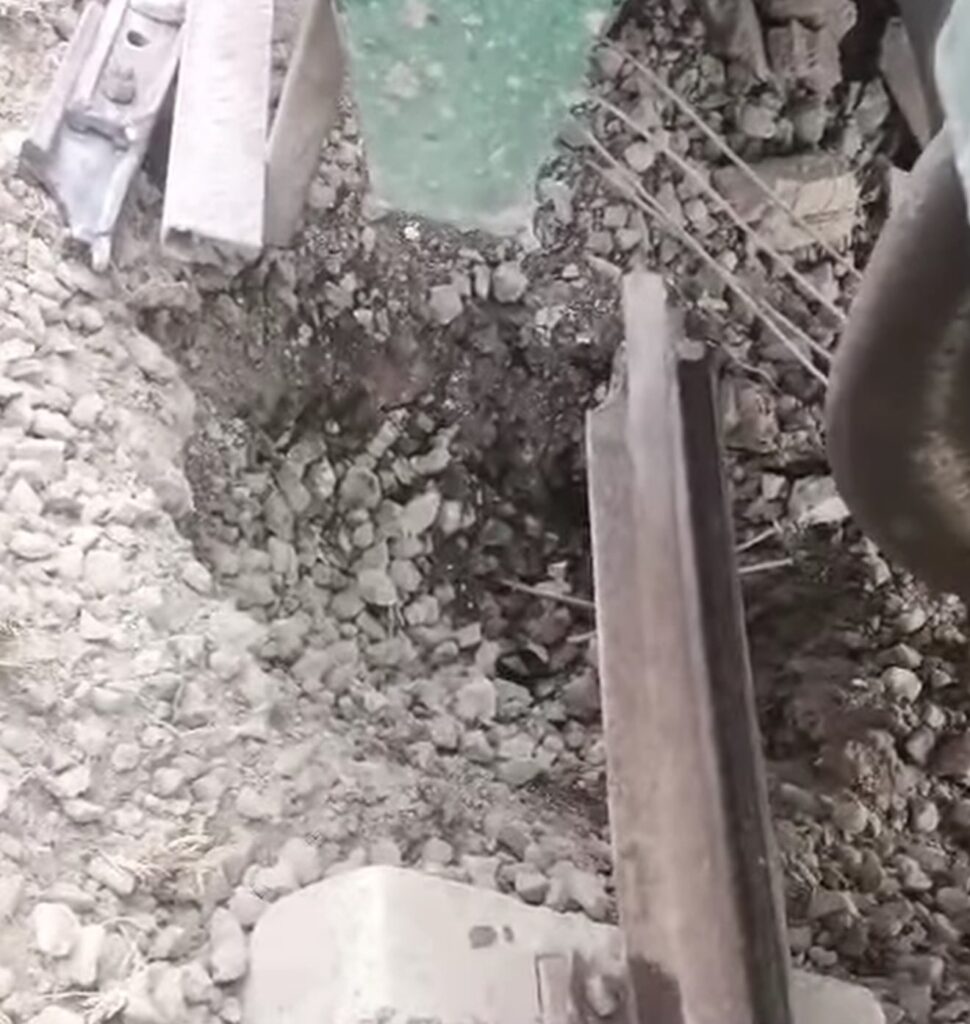 Fitna al Hindustan blows up railway track in Mastung