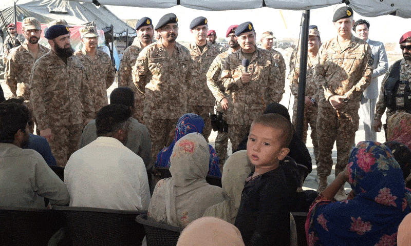 Field Marshal visits flood relief camps in Kasur, Jalalpur Pirwala