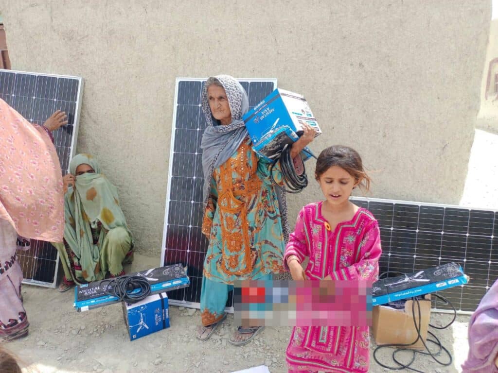 A formal ceremony was held to hand over the systems, with Assistant Commissioner Dasht Sheik Hayat and Union Council Chairman Mehrab Dashti attending as special guests. They personally distributed the solar units to women from the beneficiary families.
