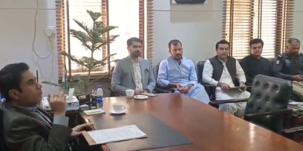 QUETTA: Quetta Commissioner Shahzeb Khan Kakar ordered the relocation of dairy farms outside the city in line with Balochistan High Court directives. He issued the instructions while chairing a meeting that reviewed progress on the plan. Officials said the move aims to improve sanitation, sewerage, and the environment in the provincial capital. The Dairy Farms Association proposed land allocation on both sides of Quetta to ensure an uninterrupted milk supply to residents. The Quetta Development Authority was directed to prepare a plan covering land, water supply, and other facilities for new farm sites. Authorities also pledged to address concerns raised by the association. The commissioner ordered strict action against sellers of adulterated milk. Shopkeepers will be required to display separate prices for buffalo, cow, and powdered milk. The district administration and Livestock Department will set prices, while the Food Authority and administration will carry out joint inspections. Also Read: Balochistan to revisit Mines and Minerals law after opposition concerns Kakar warned that violators would face legal action. He vowed to guarantee the supply of safe and quality milk to citizens.
