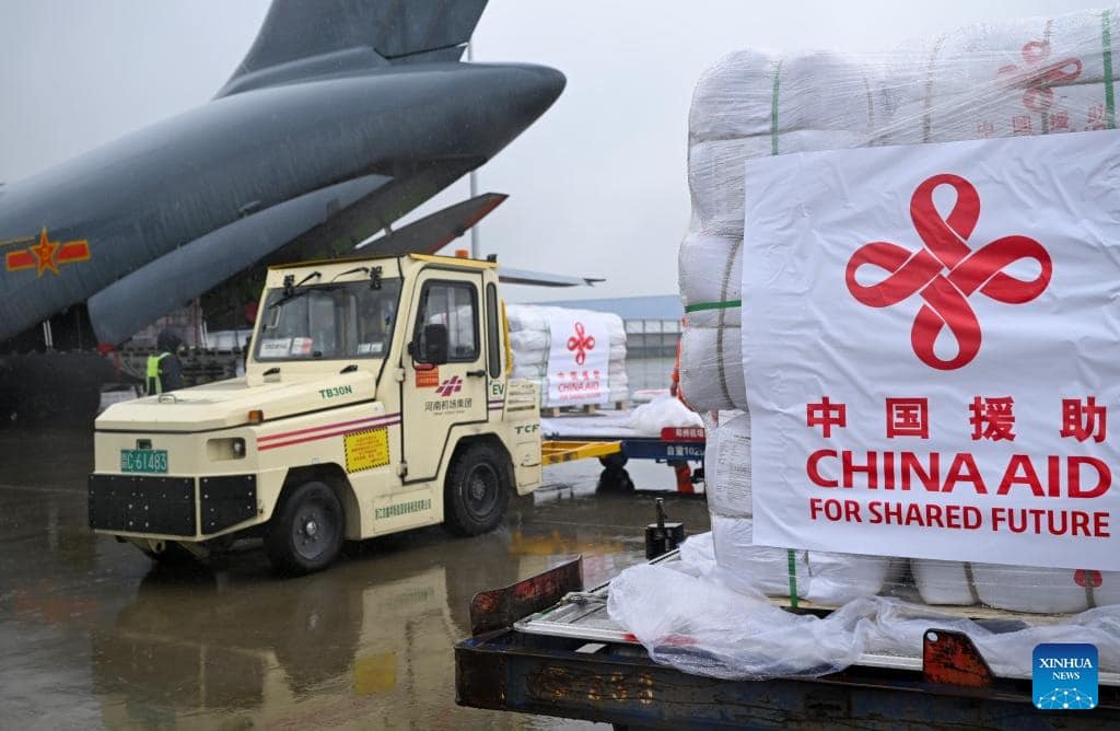 Amid Flood Crisis, China Hands Over First Batch of Relief Supplies to Pakistan
