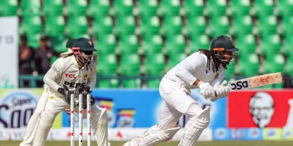 South Africa trail by 162 runs on Day-2 of Lahore Test