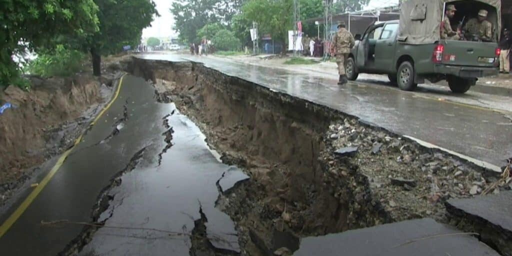 Massive earthquake hits many cities of Pakistan