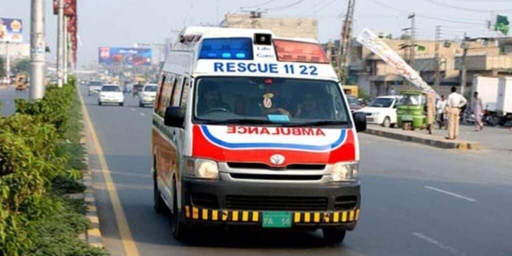 One policeman martyred , four injured in IED blast