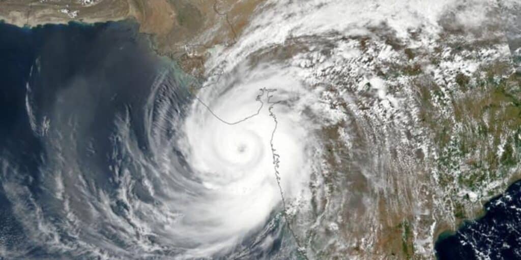 Balochistan issues coastal alert on cyclone Shakti