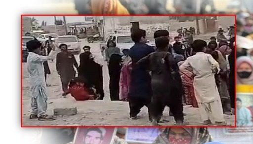 A security source reported that the rally was staged by agents of Fitna Al-hindustan, who declared three individuals currently in hiding as forcibly disappeared.