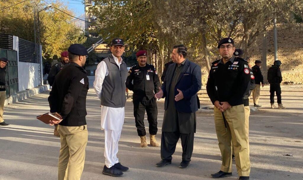 Balochistan police chief reviews Quetta red zone security