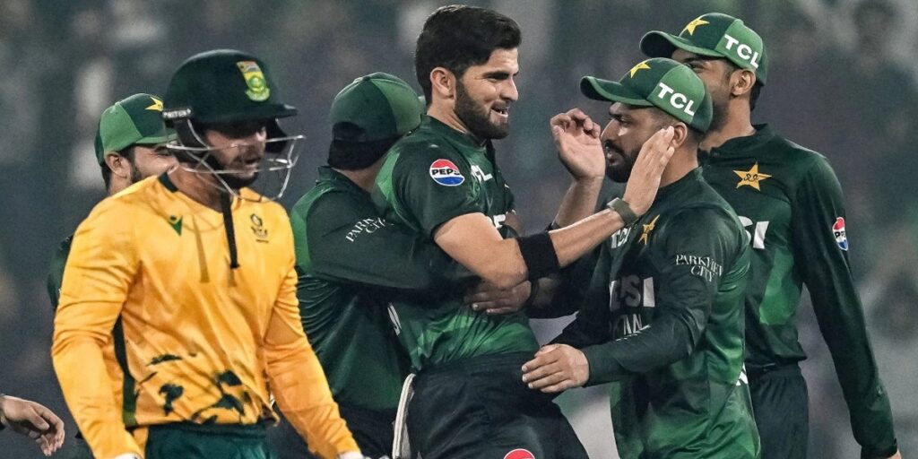 SA vs PAK: the hosts pick up three quick wickets
