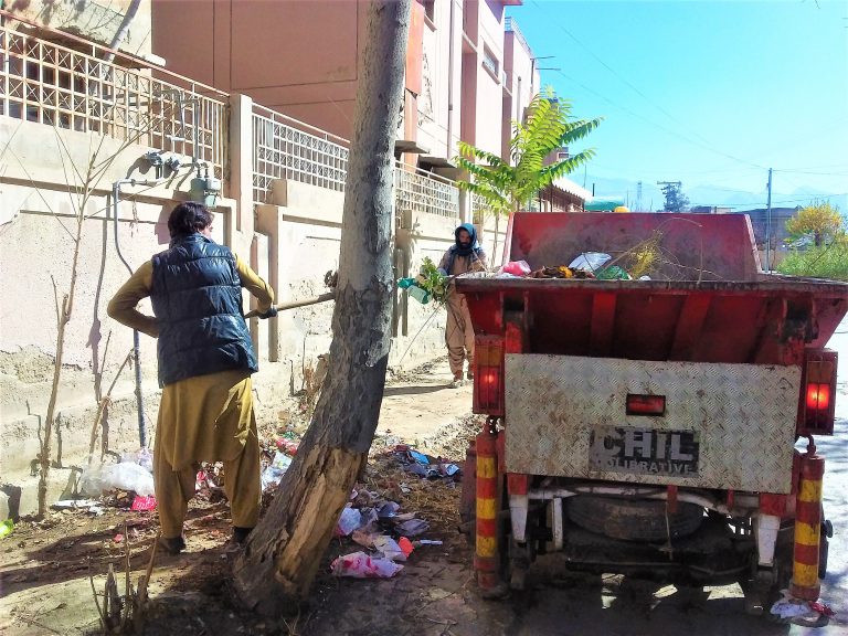 Quetta Municipal Corporation removes years-old waste in Qili Ismail, providing relief to residents