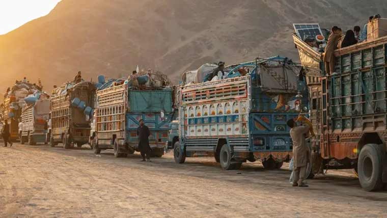 Thousands of Afghan nationals return to their country